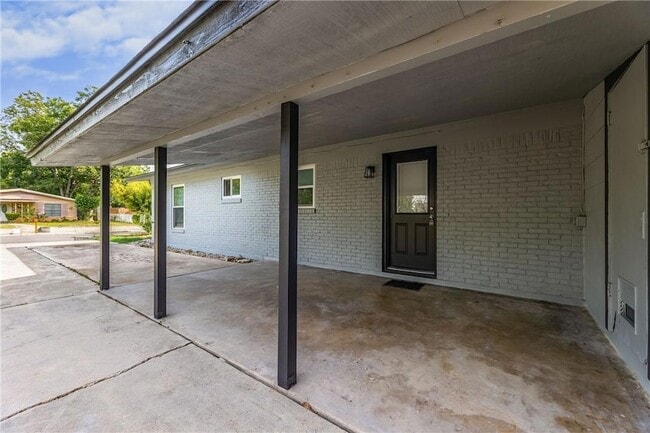 Building Photo - 1009 Field St