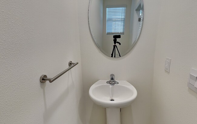 Building Photo - 1246 Lido Dr