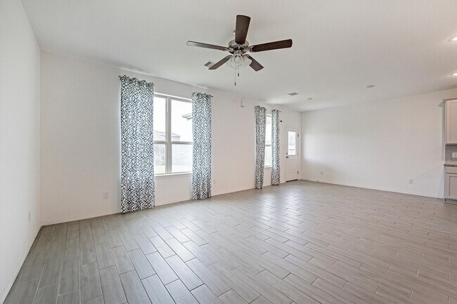 Building Photo - 5806 Aurora Grns Ln