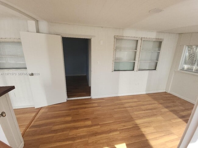 Building Photo - 9165 Highpoint Dr