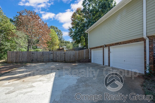 Building Photo - 622 Brandy Dr