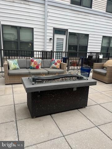 Building Photo - 401 Race St