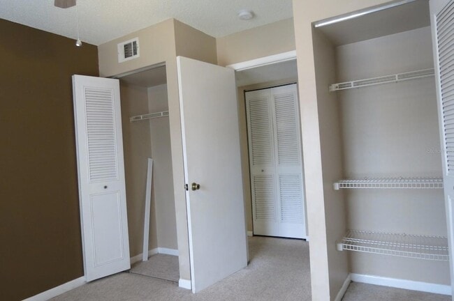 Building Photo - 1322 S Pine Ridge Cir