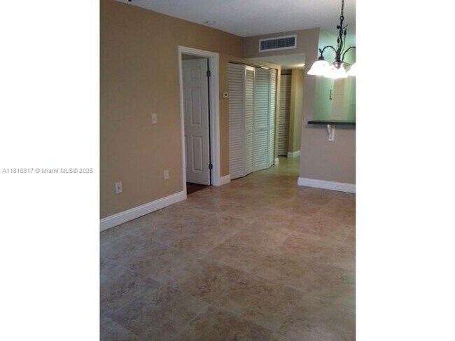 Building Photo - 9918 Nob Hill Ln