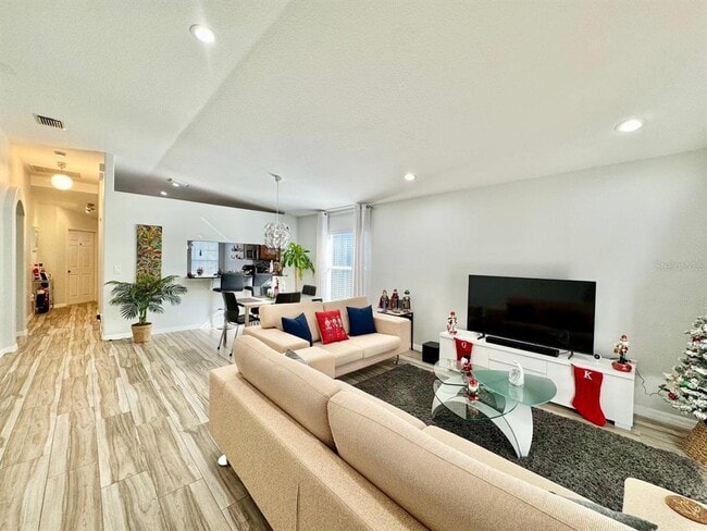 Building Photo - 30912 Bridgegate Dr