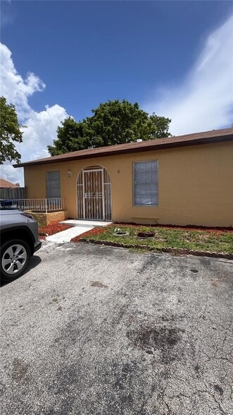 Primary Photo - 3019 NW 204th Ter