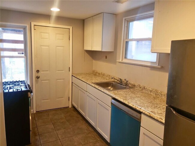 Building Photo - 3102 Bergman St