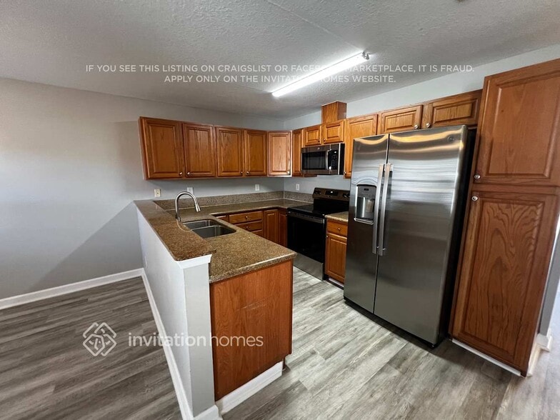 Building Photo - 102 Carol Susan Ln