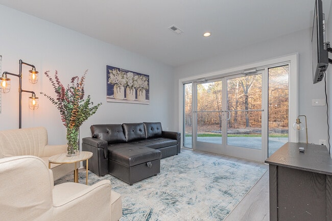 Building Photo - 1268 N County Home Rd