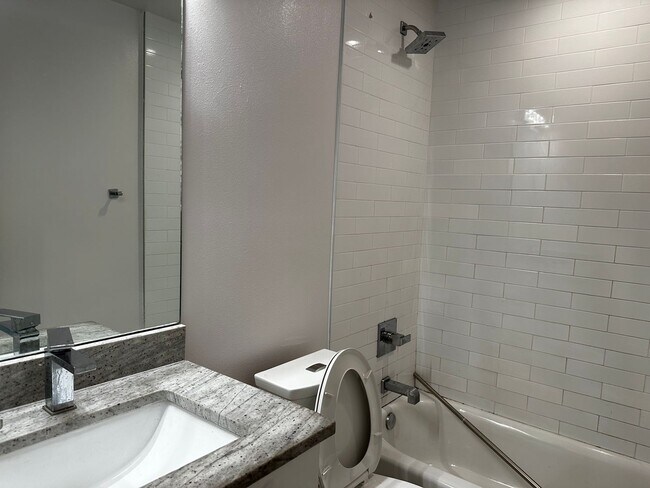 Building Photo - TX-AUS-113DEN