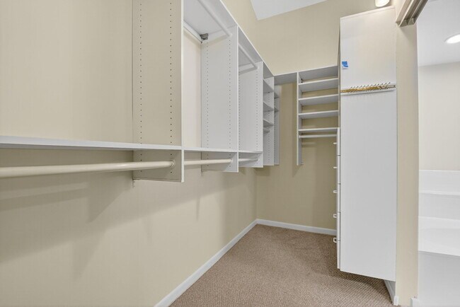Building Photo - 8081 Cassia Dr