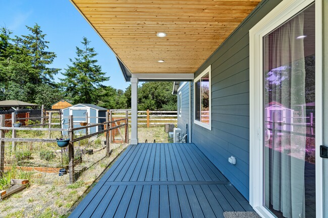 Building Photo - 899 Point Brown Ave SW