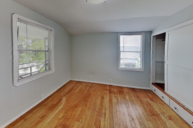 Building Photo - 1716 Marin St