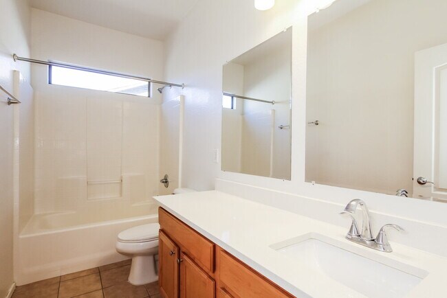 Building Photo - 3918 W Escuda Dr