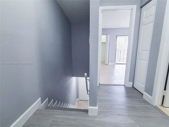 Building Photo - 1519 W 42nd Pl