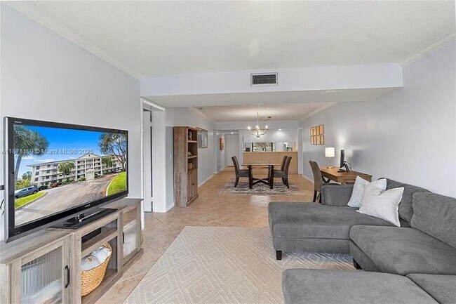 Building Photo - 1707 Whitehall Dr