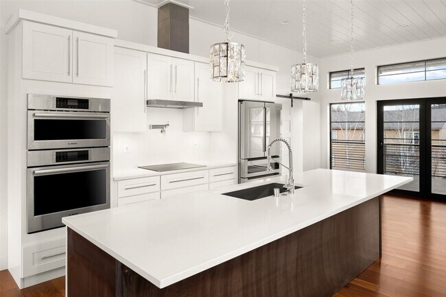 Building Photo - Modern Newly Built 4 Bed, 3 Bath Home!