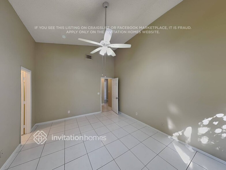 Building Photo - 1495 SW 105th Ave