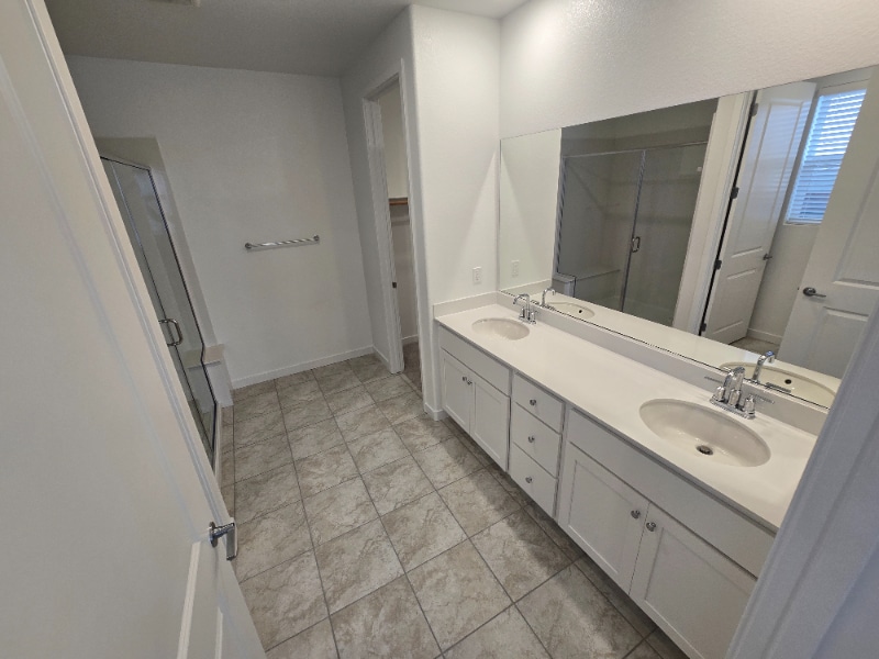 Building Photo - 1743 Shingle Ave