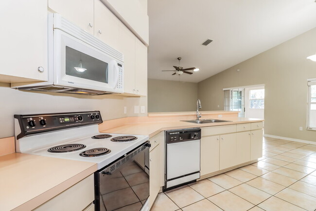Building Photo - 2113 Cattleman Dr