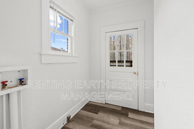 Building Photo - 1635 43rd Street Ensley