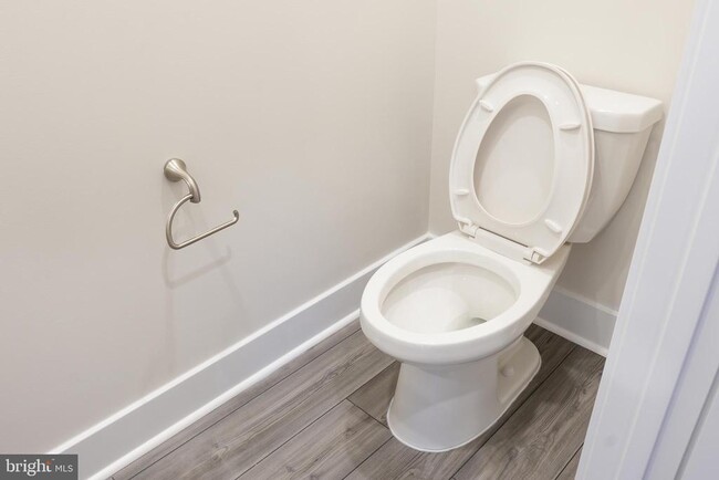 Building Photo - 1705 Water Xing Rd