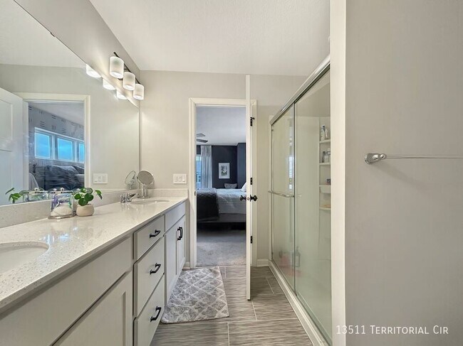 Building Photo - 13511 Territorial Cir N