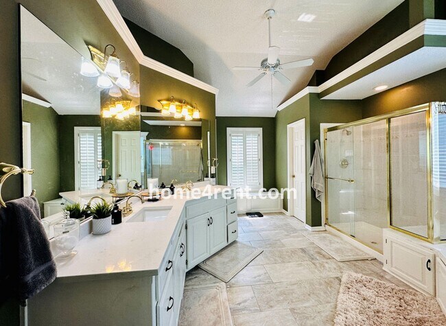 Building Photo - Beautiful Four Bedroom Home in a Quiet Nei...