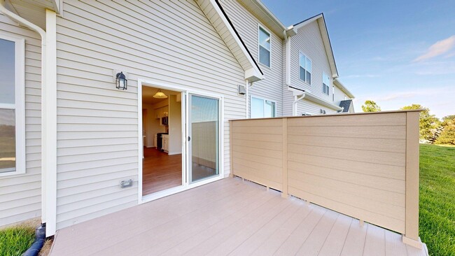 Building Photo - 1401 Salt Springs Dr