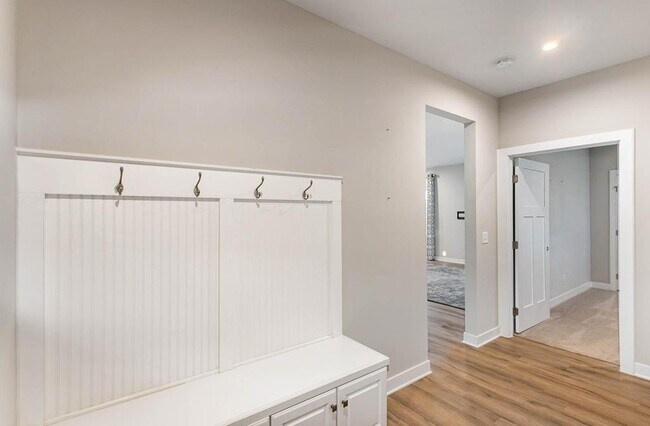 Building Photo - 4003 Bluebell Ln