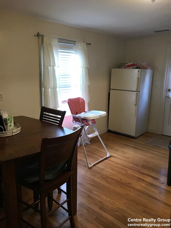 Building Photo - 122 Chestnut St