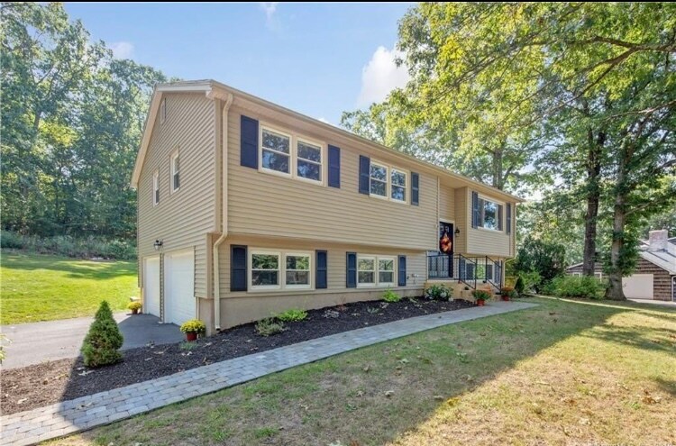 Building Photo - 20 Oxbow Dr