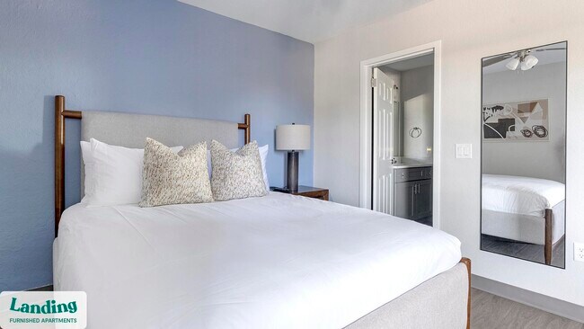 Building Photo - 2305 Aaron St