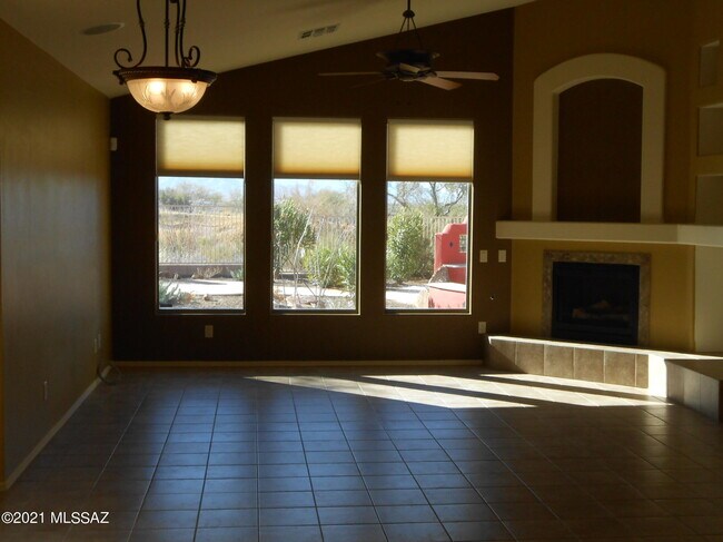 Building Photo - 14048 E Fairway Bluff Ct