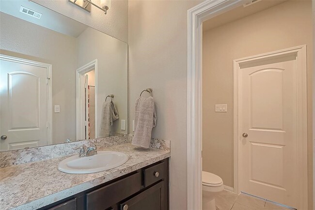 Building Photo - 21029 Crinet Square