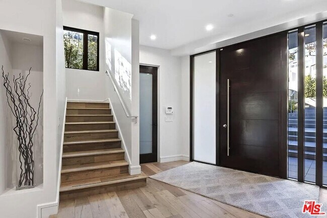 Building Photo - 16132 Alcima Ave