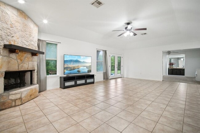Building Photo - 3106 E Palm Valley Blvd