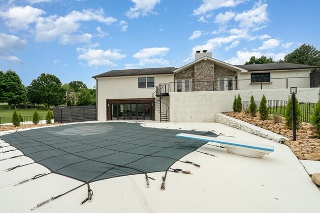 Building Photo - 95 Short Dr