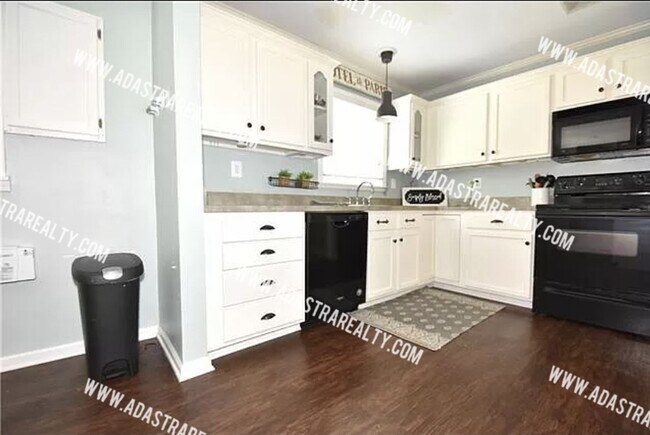 Building Photo - 2227 W 78th St