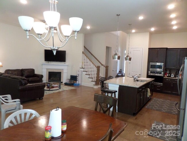 Building Photo - 13113 Kornegy Dr