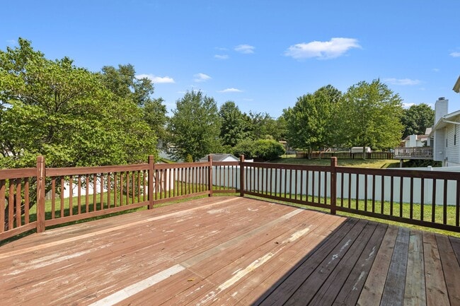 Building Photo - 1620 Dahlia Ct