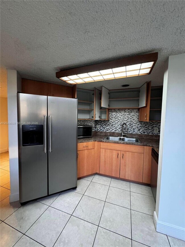 Building Photo - 9741 SW 138th Ave