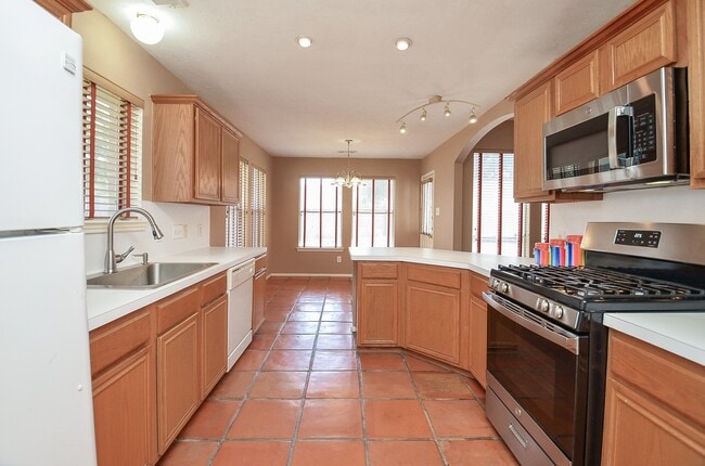 Primary Photo - 17315 Kenton Crossing Ln