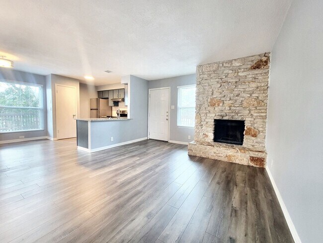 Building Photo - 4431 Whispering Valley Dr