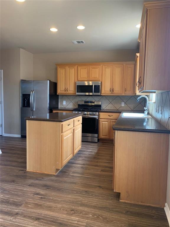 Building Photo - 1600 Silver Spur Cove