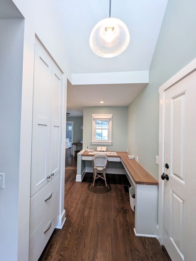 Building Photo - 7200 Airlie Pl
