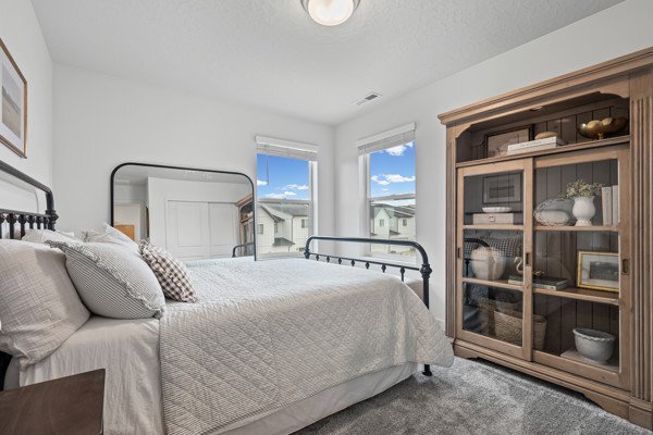 Building Photo - 1974 Red Yearling Dr