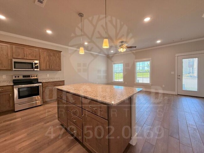 Building Photo - EP 6 | Townhome with Garage in Siloam Springs!