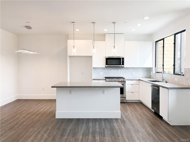 Building Photo - 4201 Pennsylvania Ave