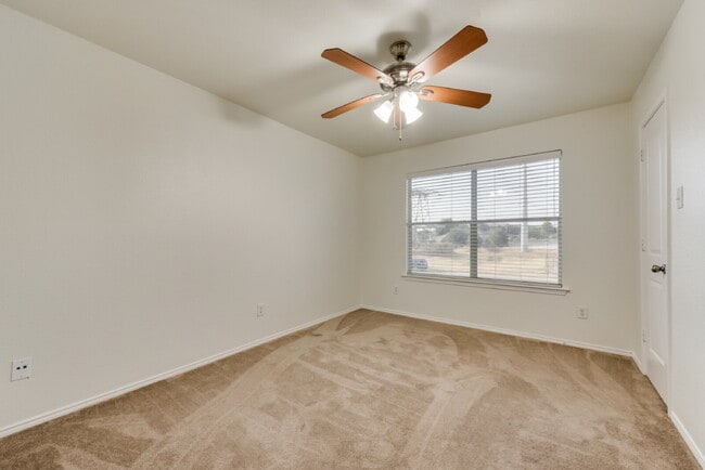 Building Photo - 1161 Condor Dr